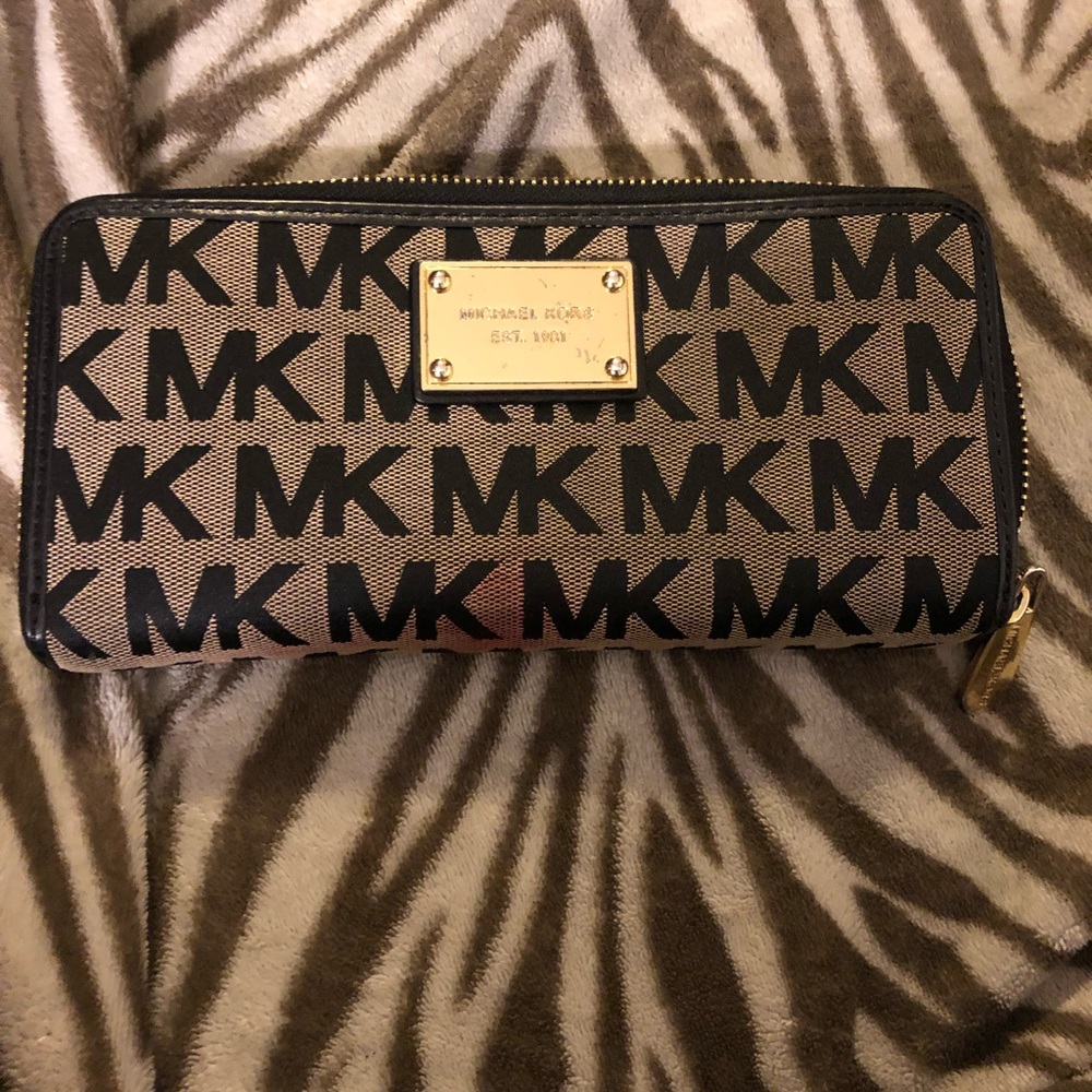 Michael kors wallet